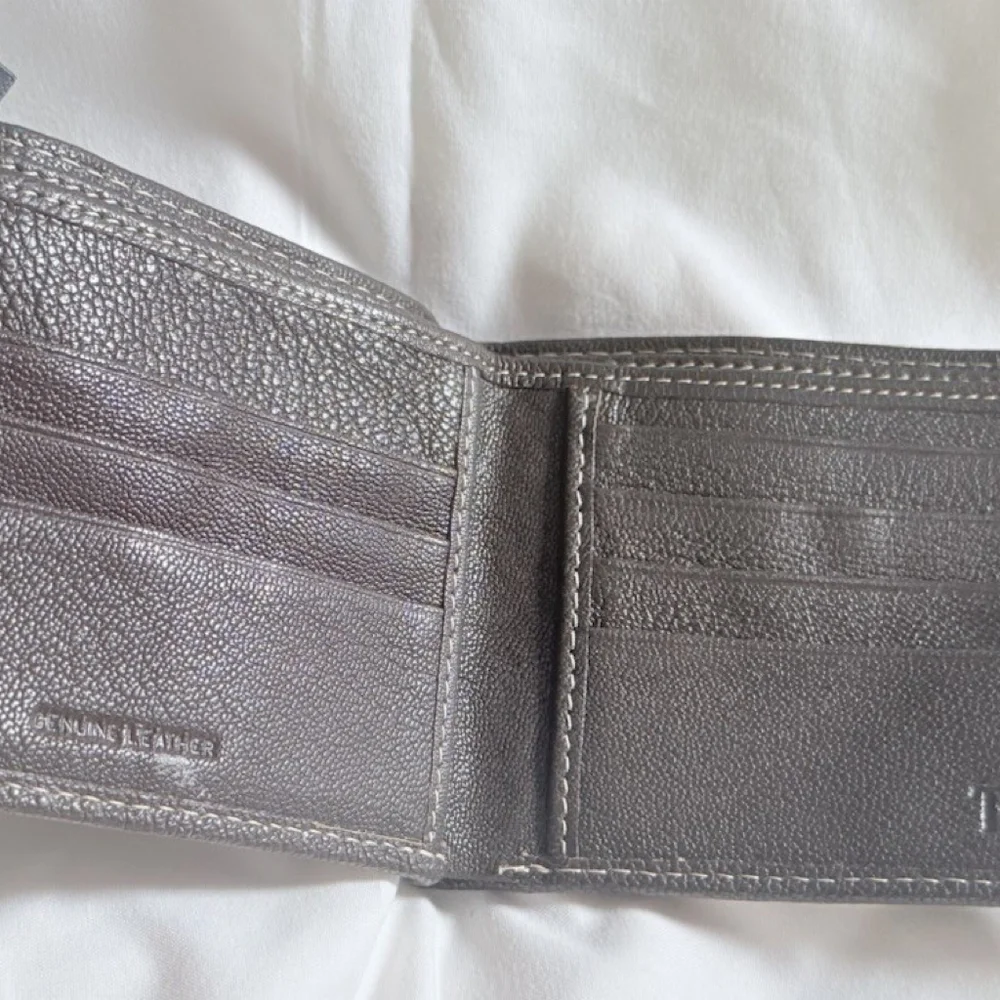 Timberland wallet is made from genuine textured leather Folding